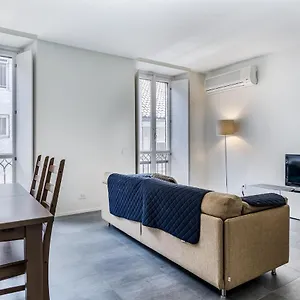 Apartment San Maurilio, Milan